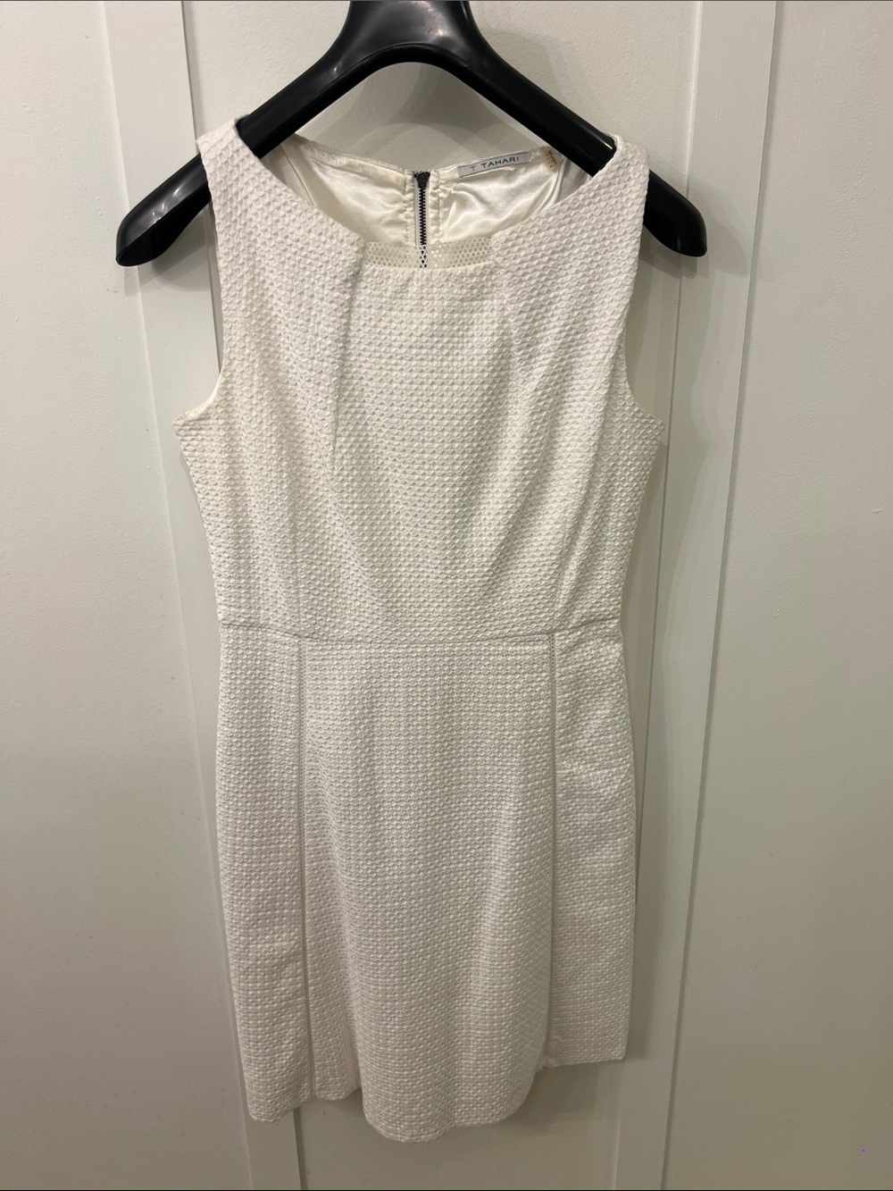 Tahari White Textured Sleeveless Sheath Mini Dress